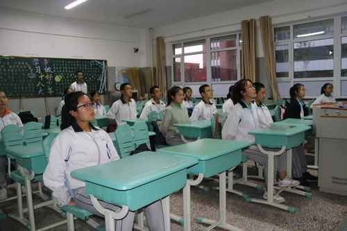 沙湾一中举行中学生食品安全知识讲座