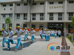 海南中学逾千新生接受食品消防安全培训，为校园安全护航